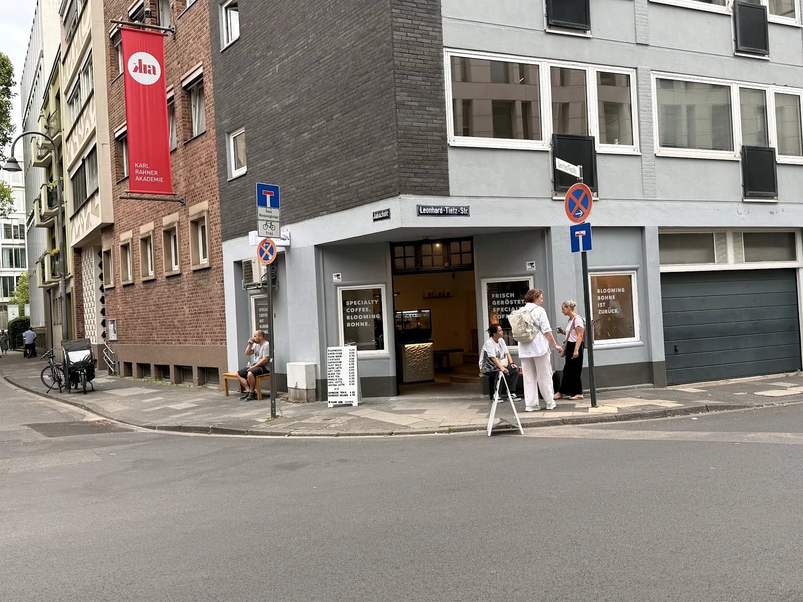 Café-Ecke Leonhard-Tietz-Straße